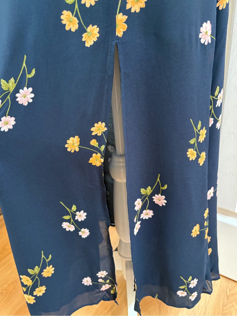 Reformation Navy Floral Fulton Sweetheart Neckline Midi Dress Size 10 - Picture 2 of 16